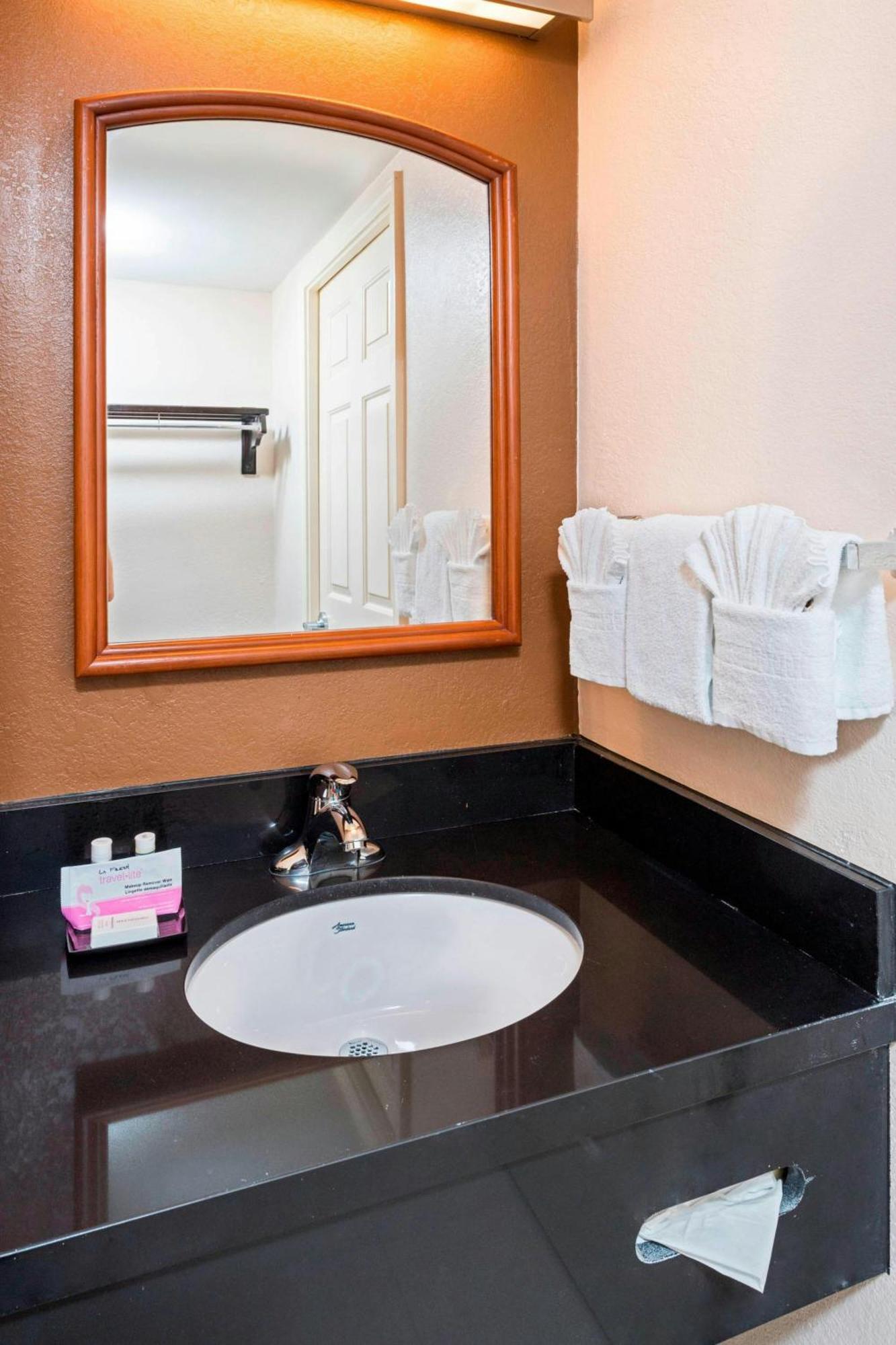 Fairfield Inn & Suites By Marriott Atlanta Perimeter Center Dunwoody Bagian luar foto