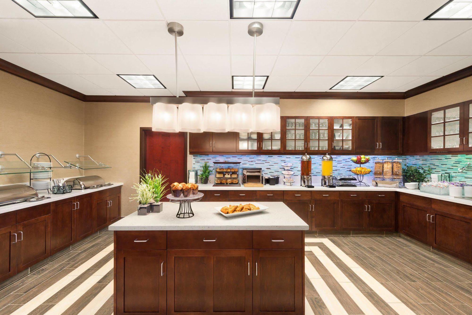 Fairfield Inn & Suites By Marriott Atlanta Perimeter Center Dunwoody Bagian luar foto