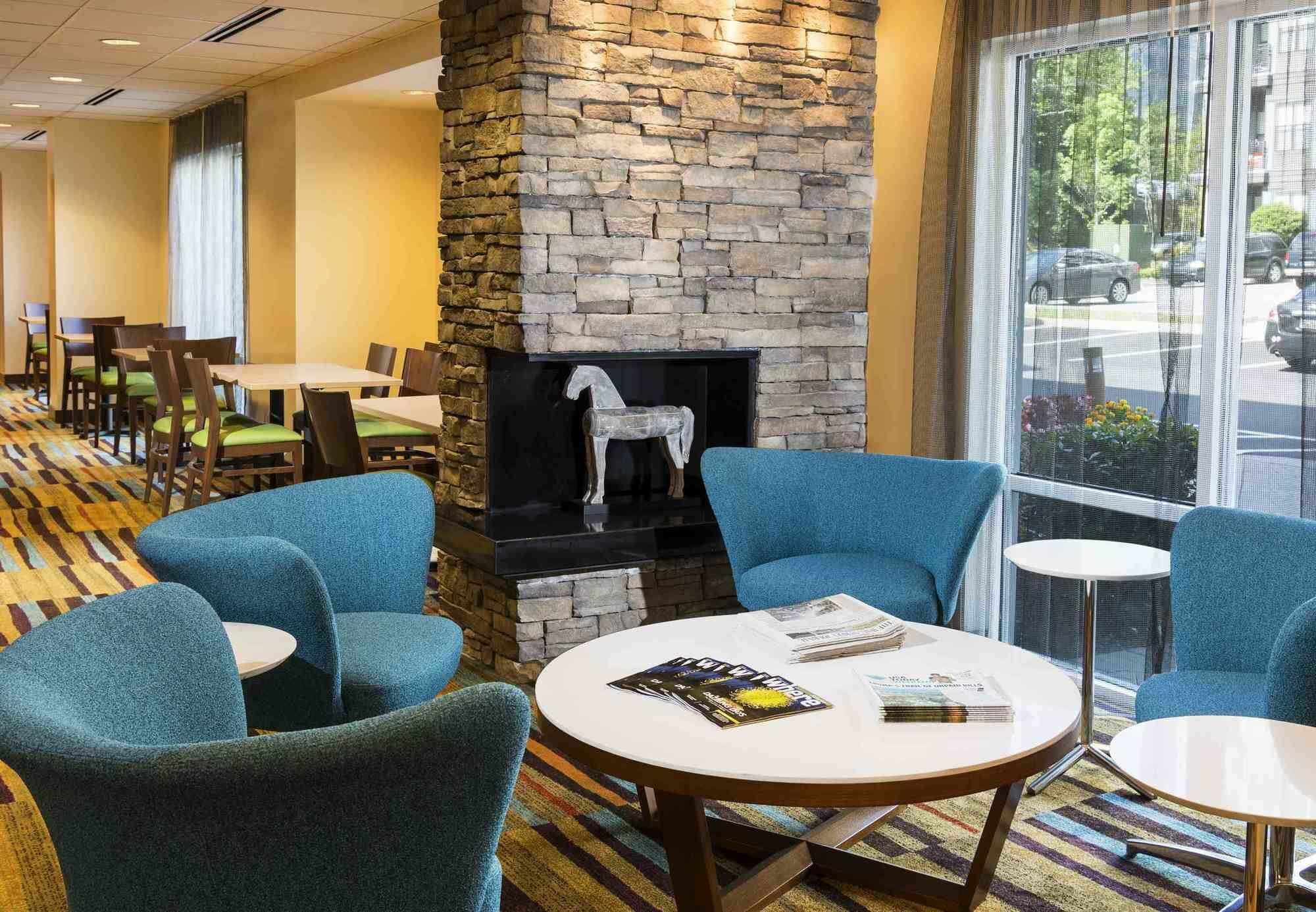 Fairfield Inn & Suites By Marriott Atlanta Perimeter Center Dunwoody Bagian luar foto